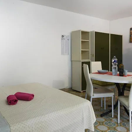 Beautiful Apartment In Capaci With House Sea View